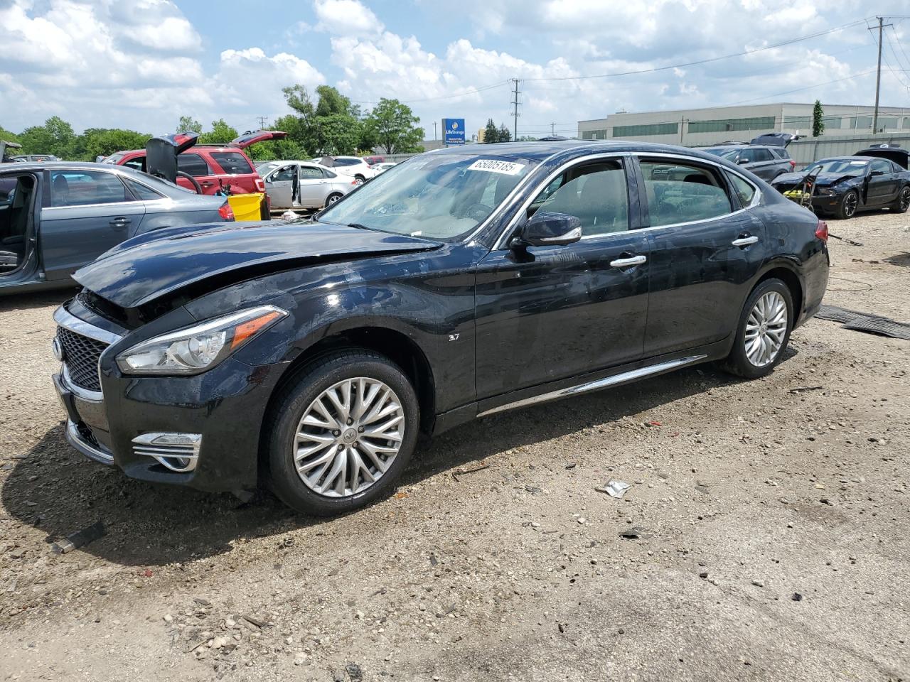 INFINITI Q70 3.7