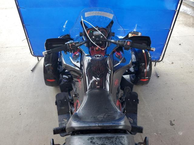 2018 CAN-AM SPYDER ROA 2BXRDDE28JV000307
