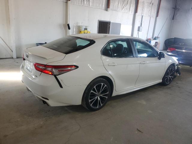 2018 TOYOTA CAMRY L 4T1B11HK0JU647764