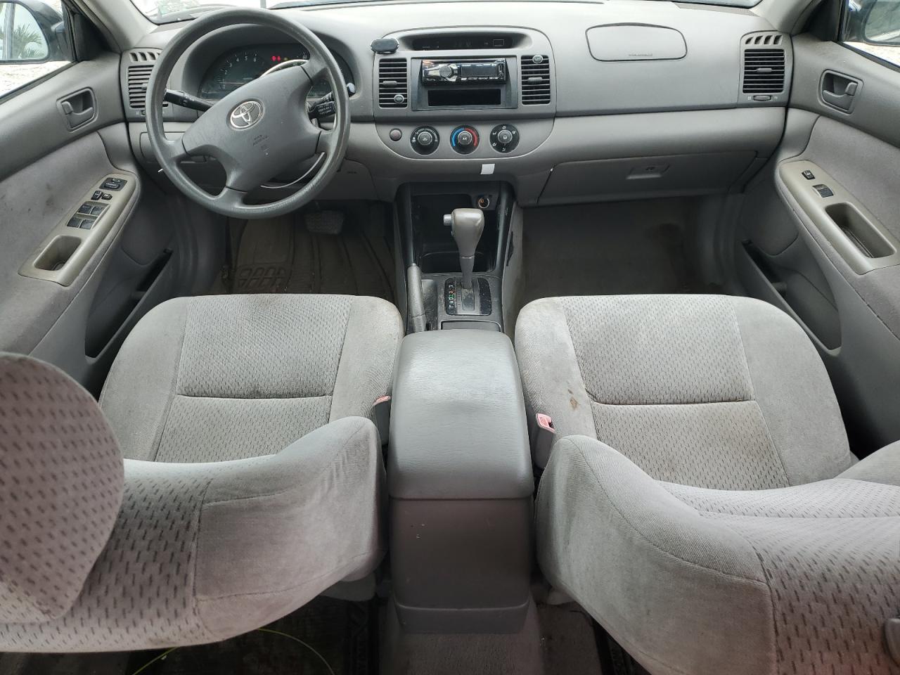 Toyota Camry le 2004