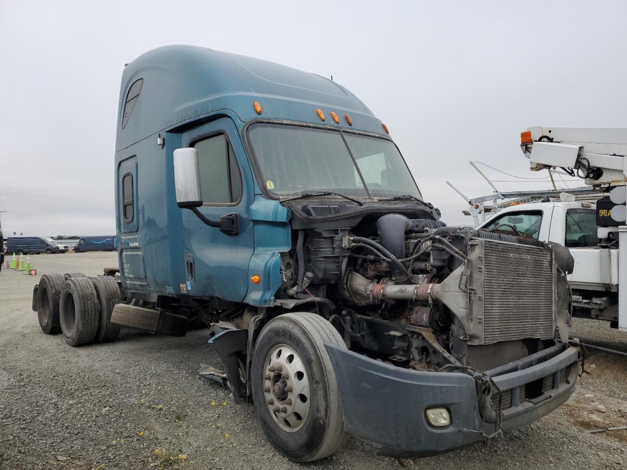 Lot #3208772289 2013 FREIGHTLINER CASCADIA 1