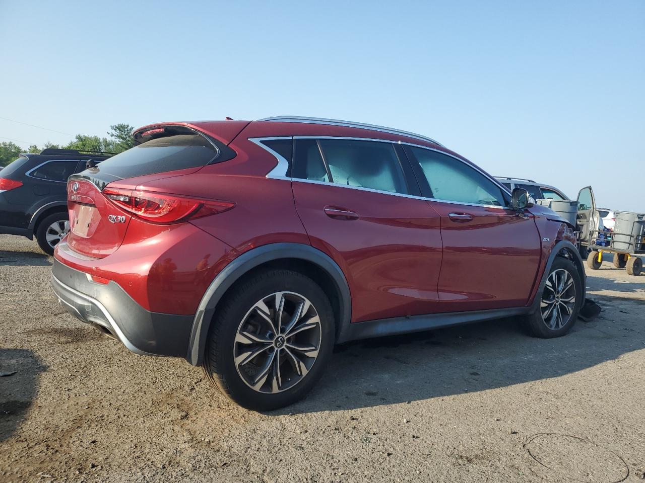 INFINITI QX30 BASE