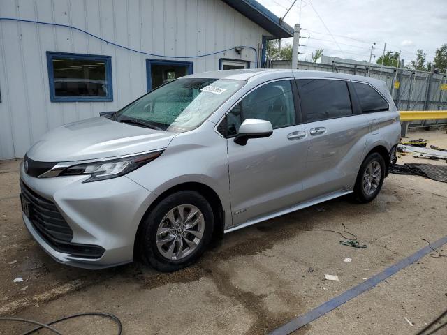 TOYOTA SIENNA LE
