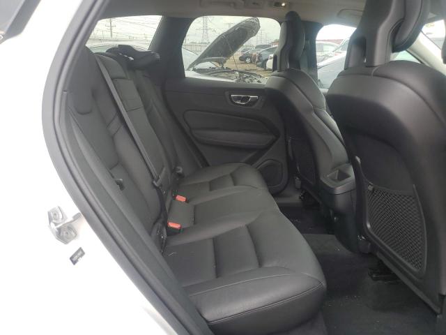 2018 VOLVO XC60 T5 MO YV4102RK1J1066182
