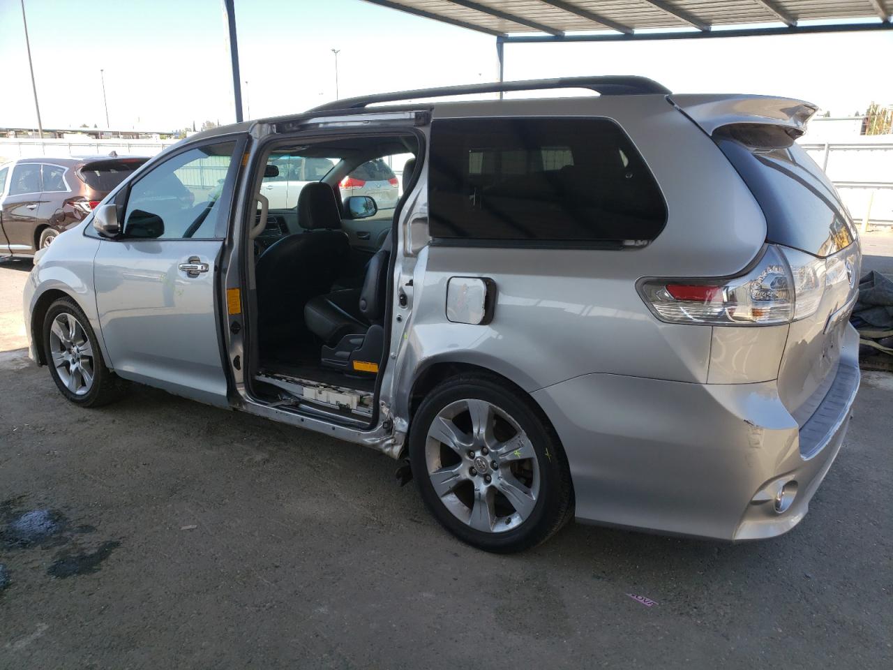 TOYOTA SIENNA SPORT