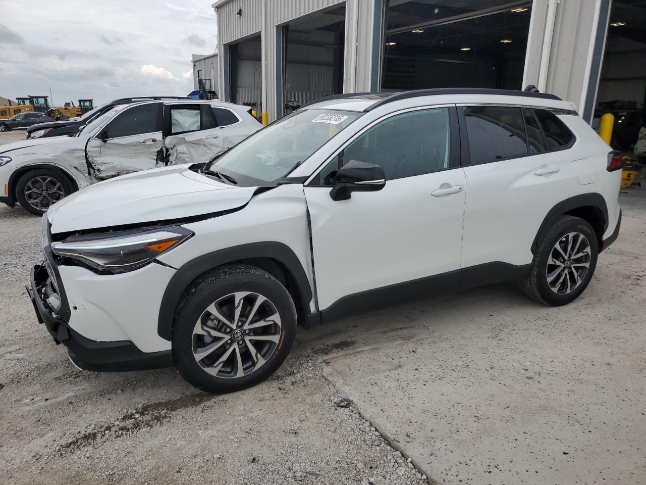 TOYOTA COROLLA CROSS XLE