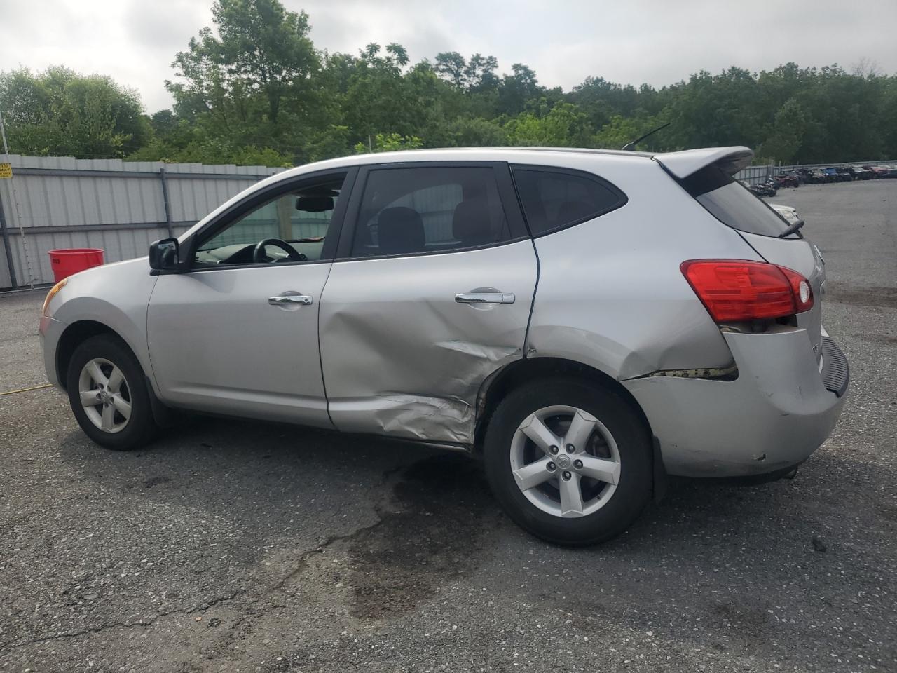 Nissan Rogue s 2010