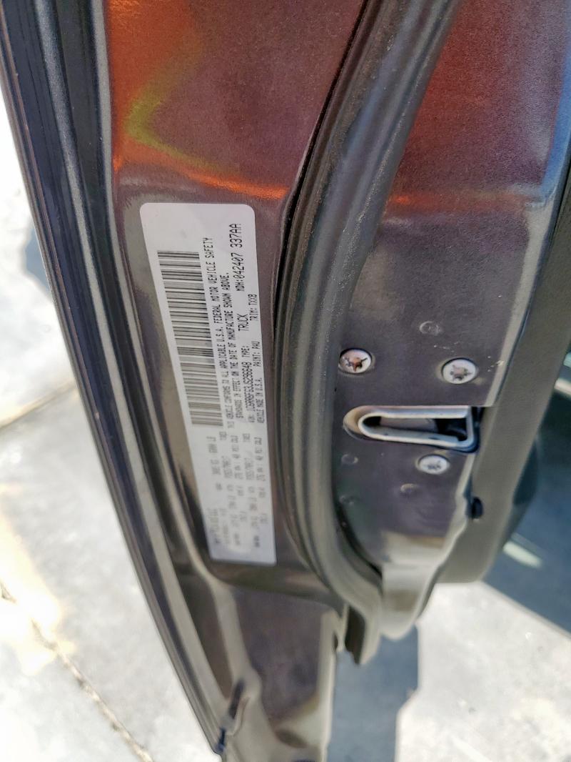 2018 RAM 1500 ST 1C6RR6FG3JS296648