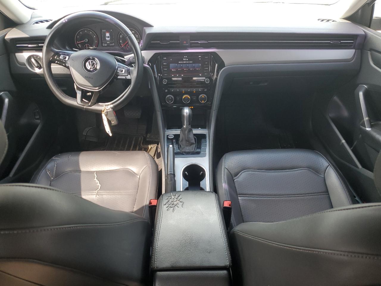 VOLKSWAGEN PASSAT SE