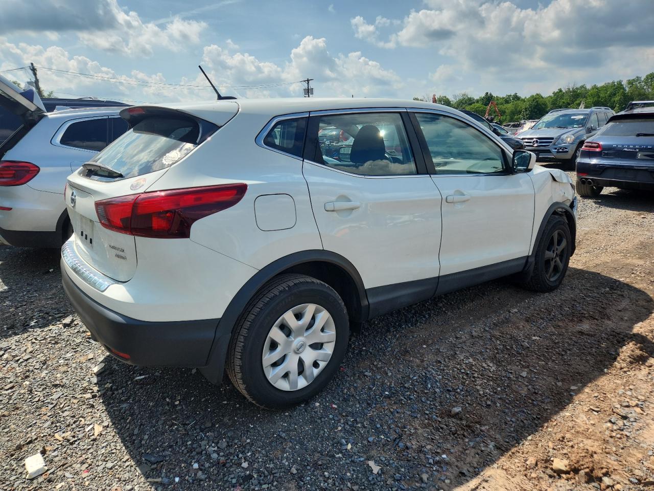 NISSAN ROGUE SPORT S