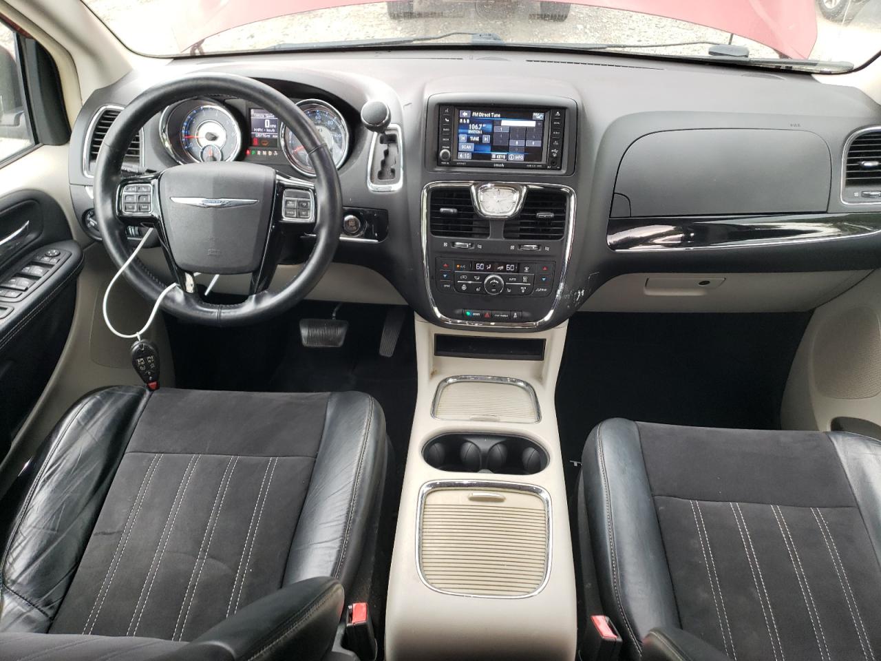 CHRYSLER TOWN & COUNTRY TOURING L