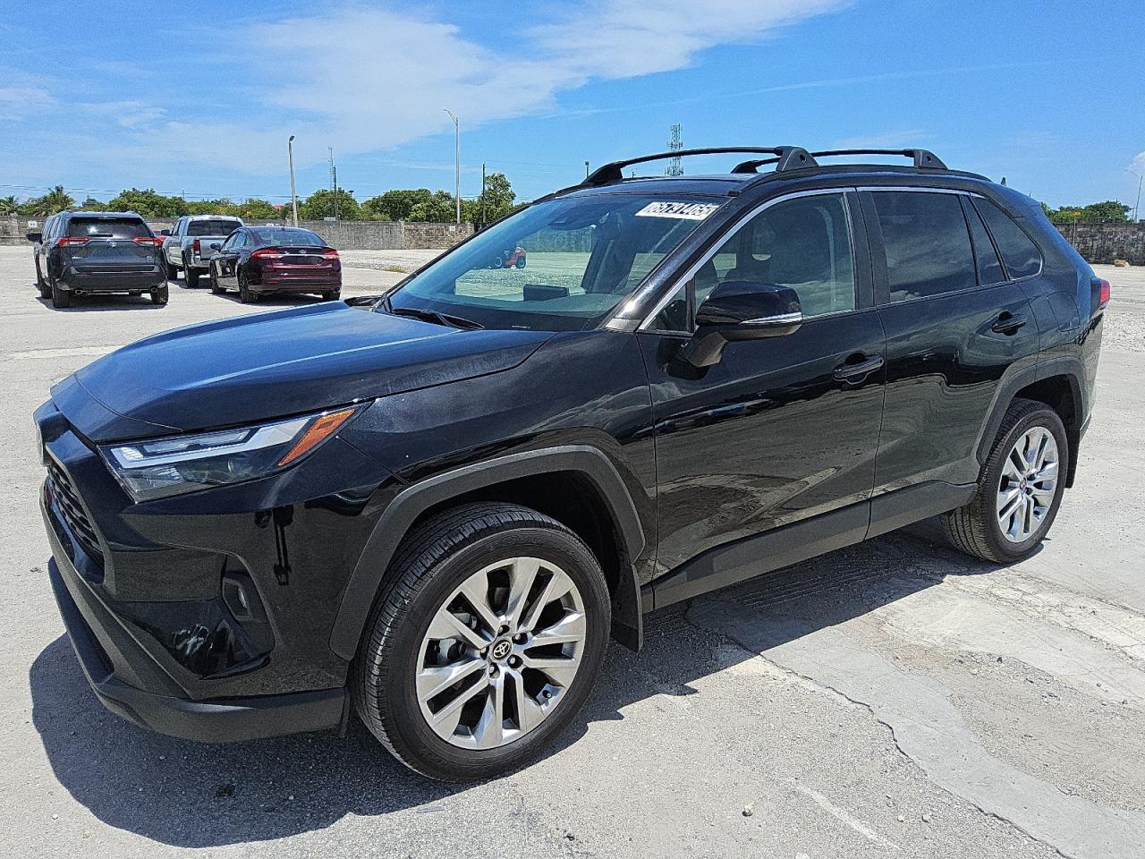TOYOTA RAV4 XLE PREMIUM