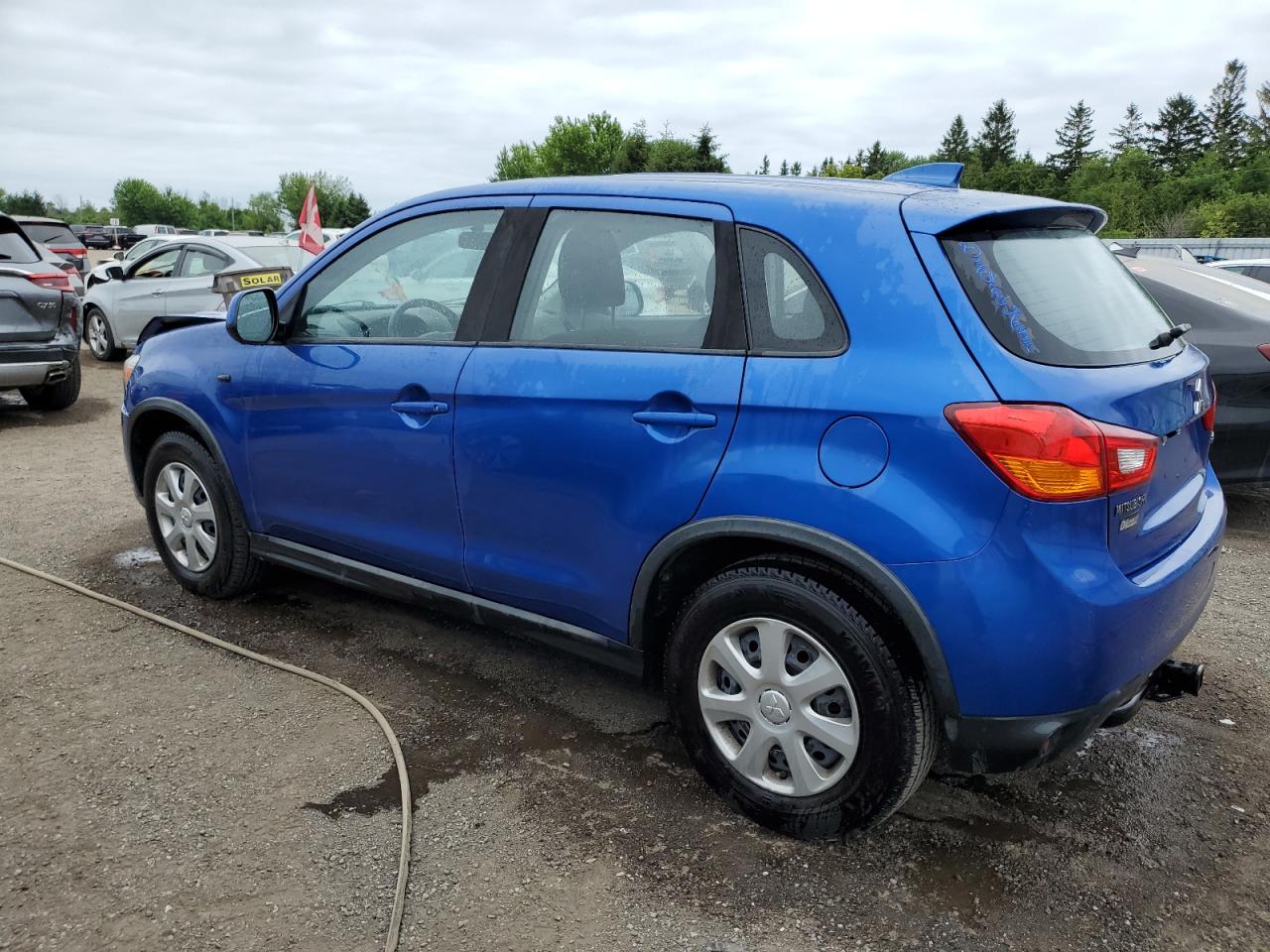 MITSUBISHI OUTLANDER SE