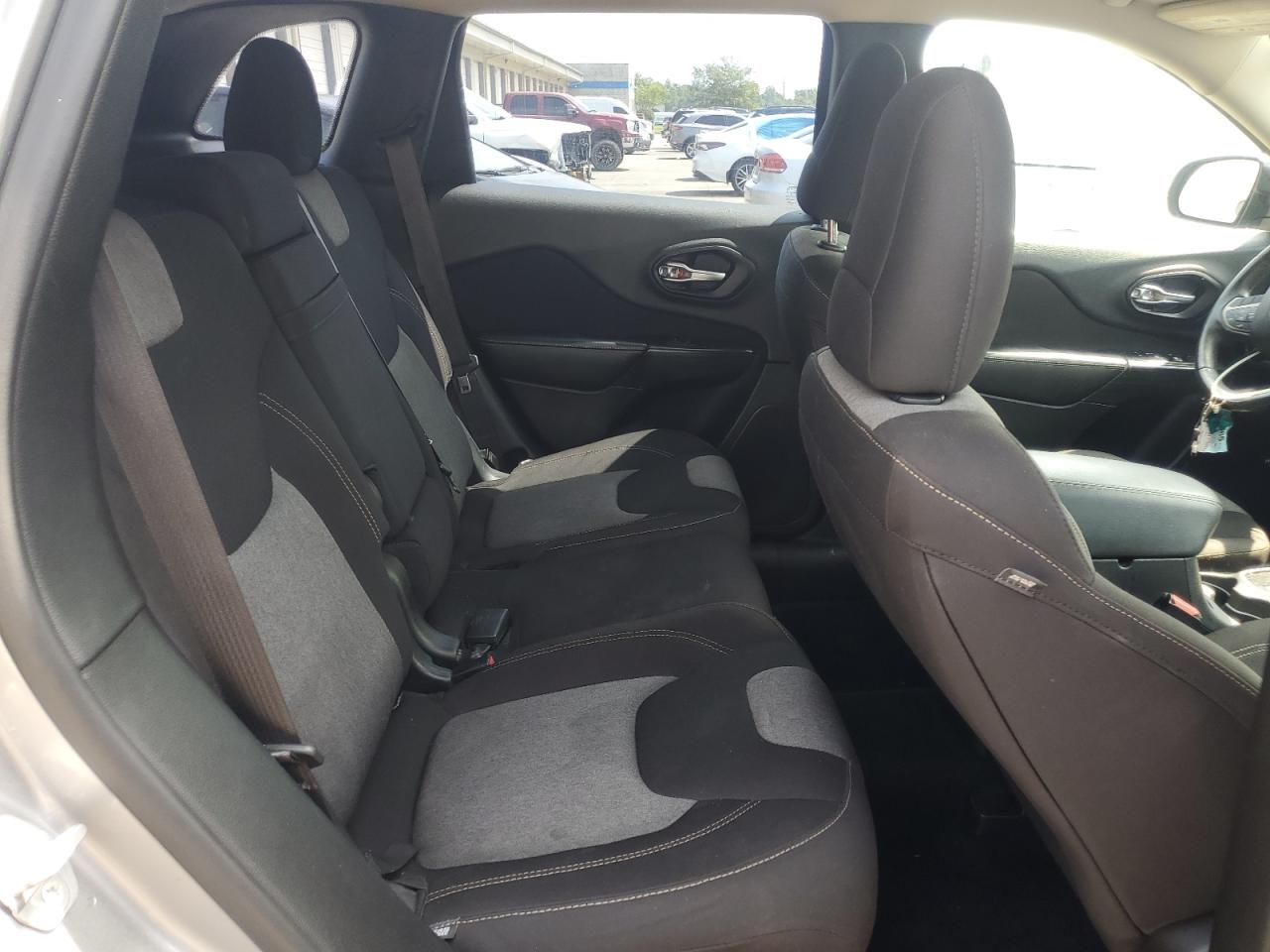 JEEP GRAND CHEROKEE SPORT