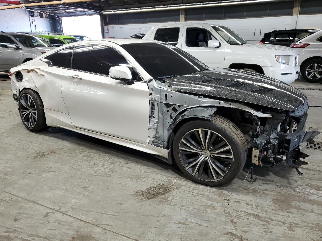 INFINITI Q60 LUXE 300