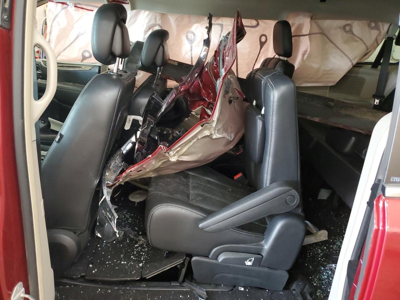 CHRYSLER TOWN & COUNTRY TOURING L