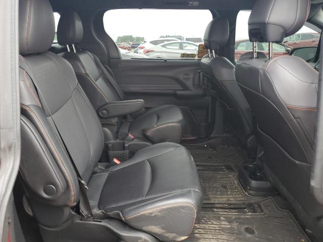 2022 TOYOTA SIENNA XSE 5TDXSKFC7NS072386