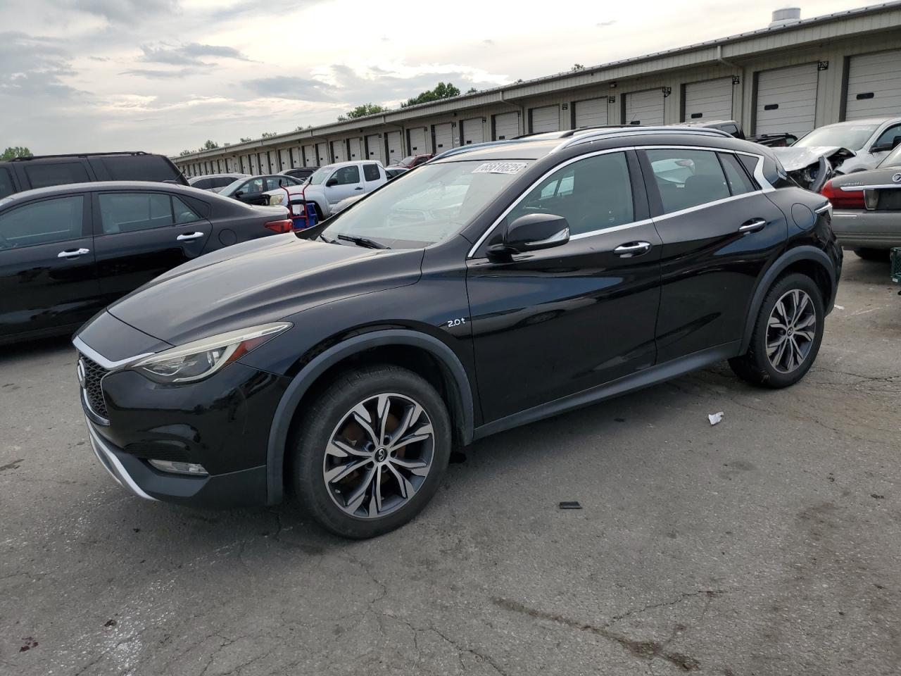 INFINITI QX30 BASE