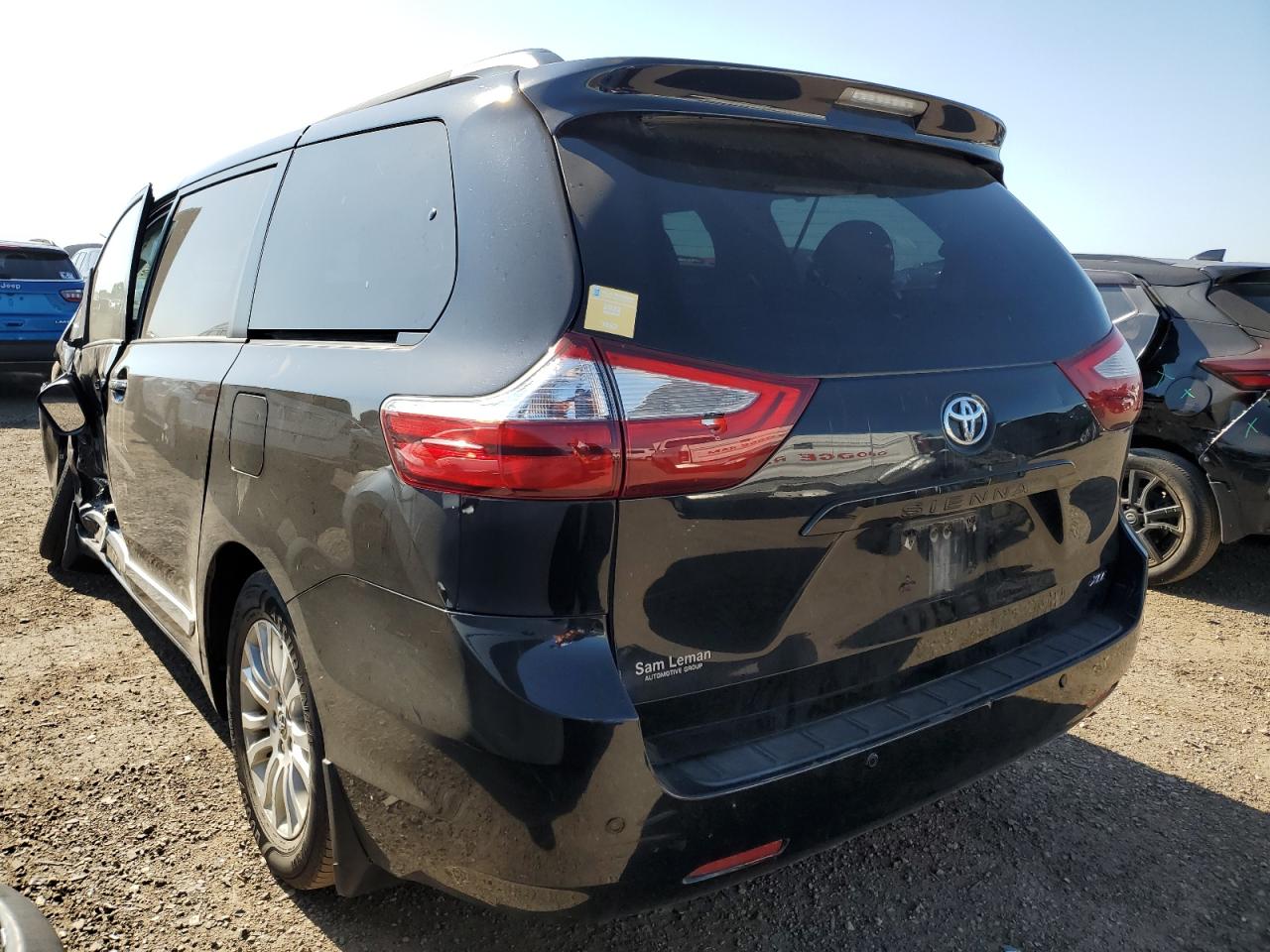 TOYOTA SIENNA XLE