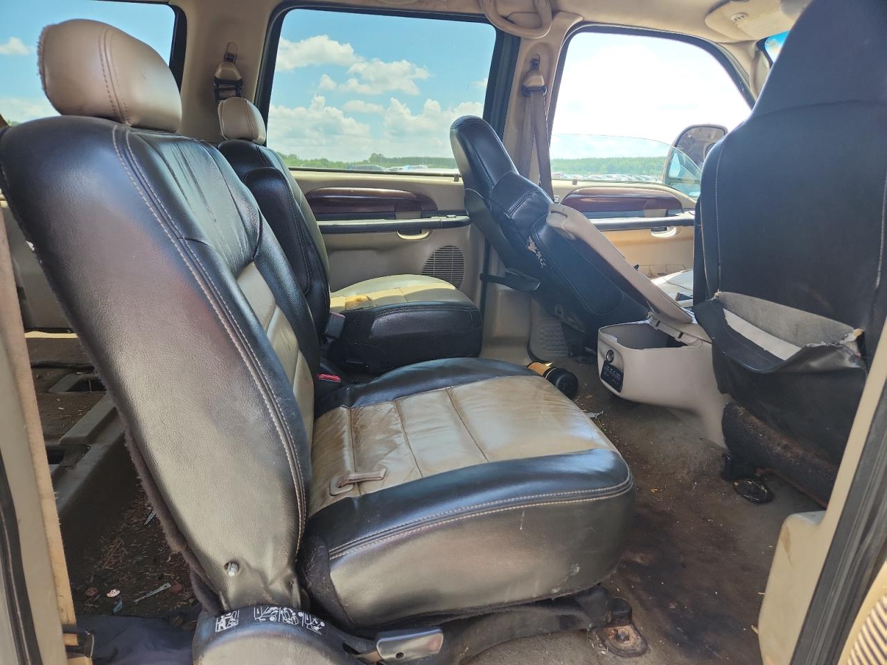 Lot #3208102281 2005 FORD EXCURSION