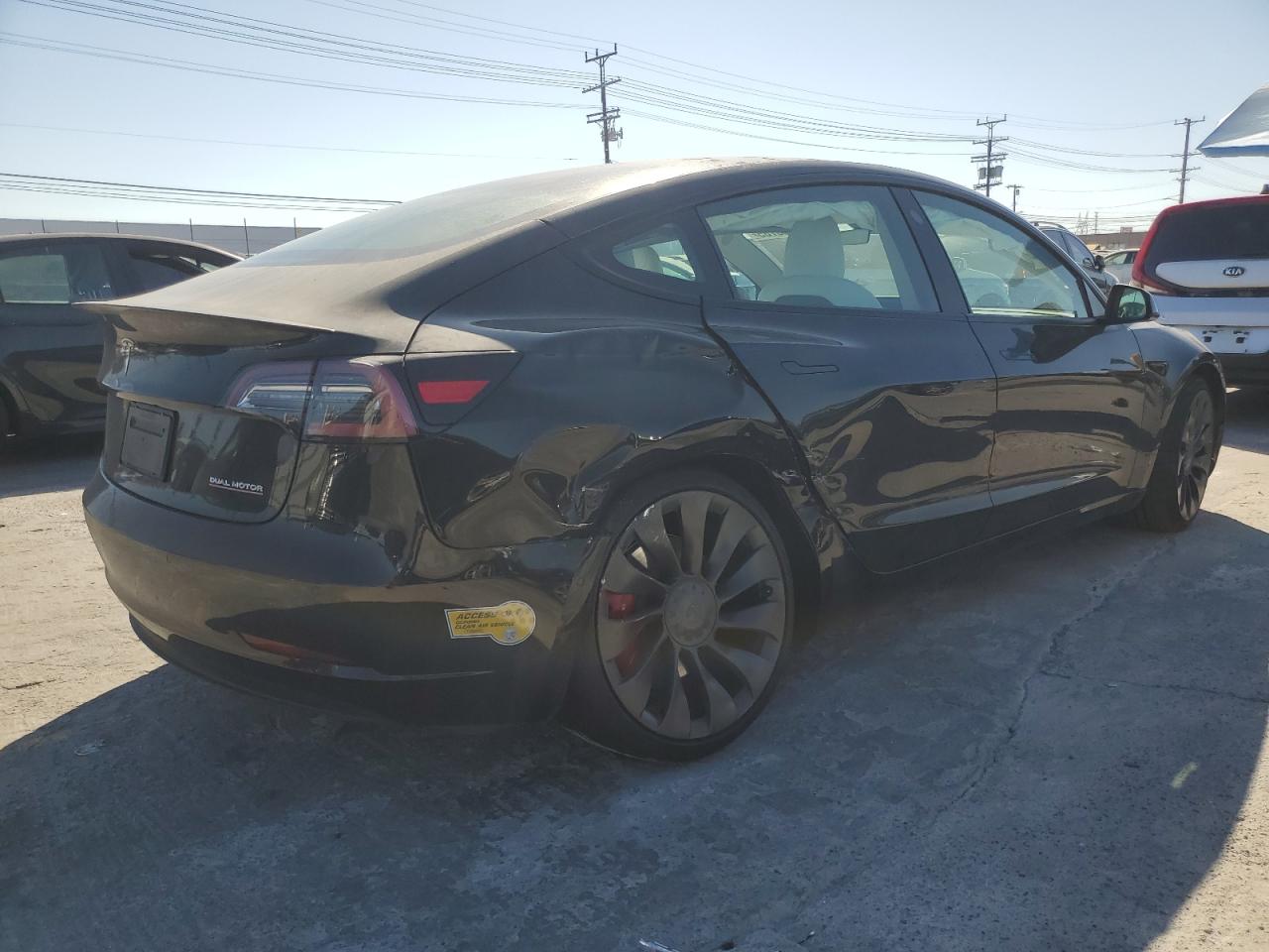 TESLA MODEL 3