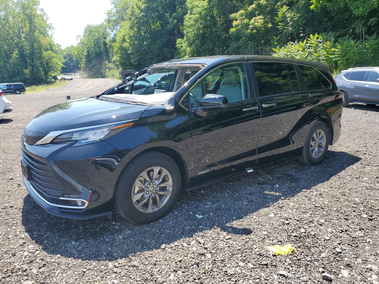 TOYOTA SIENNA XLE