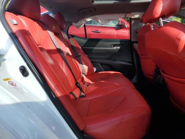 2018 TOYOTA CAMRY L 4T1B11HK8JU116067