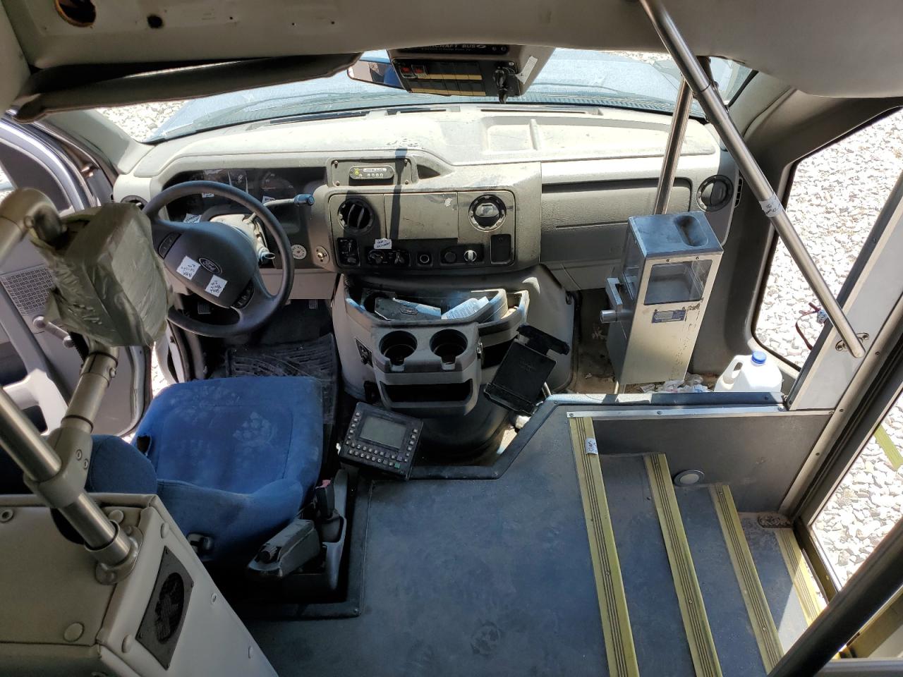 FORD ECONOLINE E450 SUPER DUTY CUTAWAY VAN