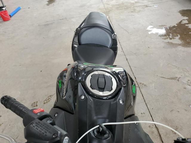 2025 KAWASAKI EX650 R ML5EXER16SDAE5717