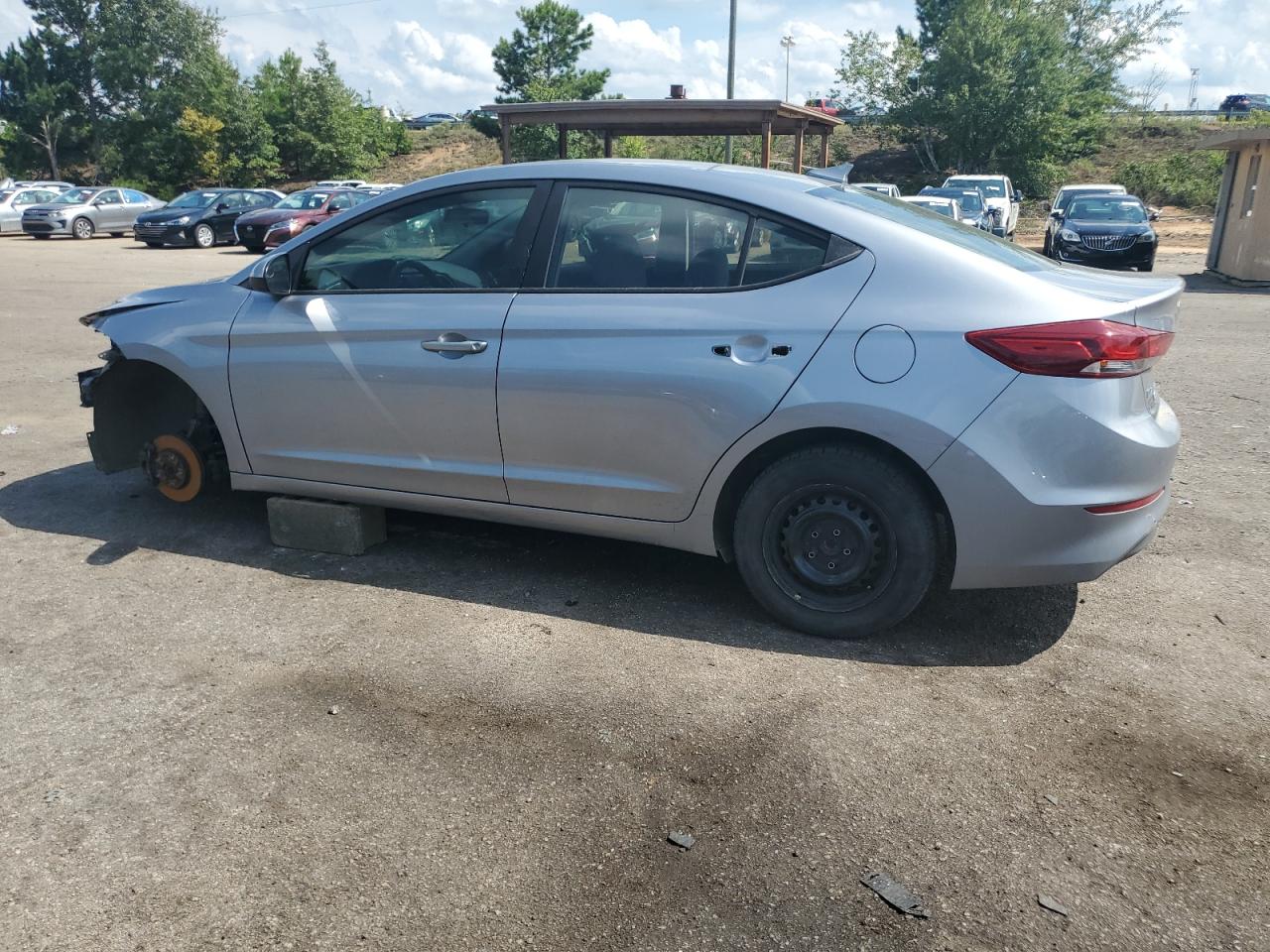 HYUNDAI ELANTRA SE