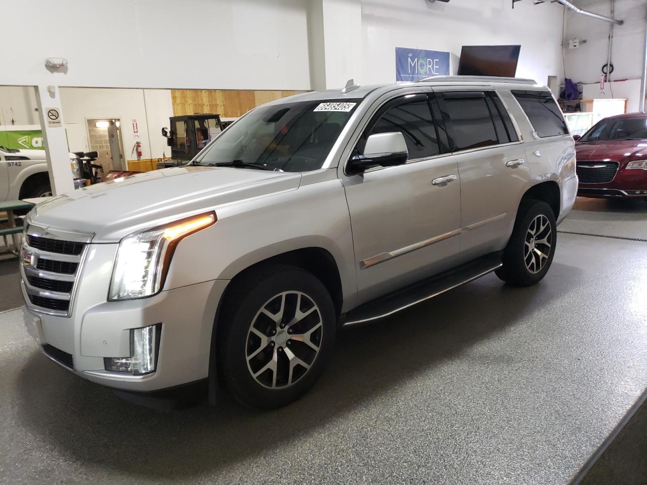 CADILLAC ESCALADE LUXURY