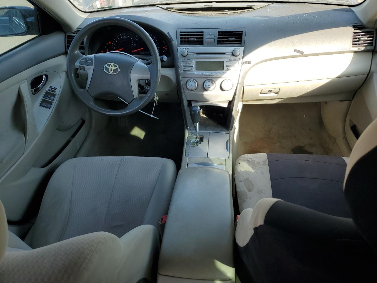 TOYOTA CAMRY BASE