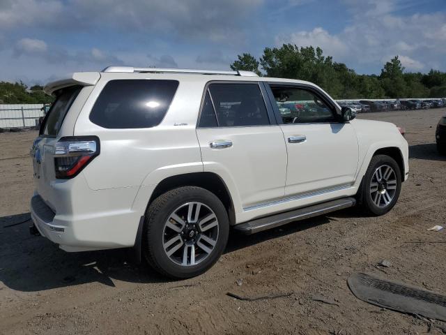 2018 TOYOTA 4RUNNER SR - JTEBU5JR9J5557335