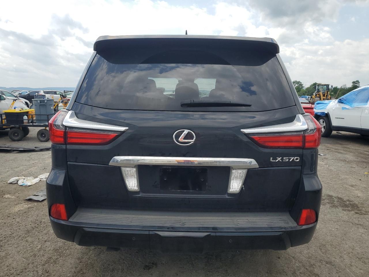 LEXUS LX 570
