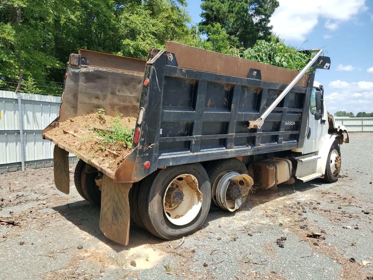 Lot #3217038019 2019 FREIGHTLINER M2 106 MED