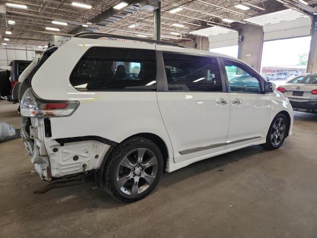 2016 TOYOTA SIENNA SE 5TDXK3DC4GS746604