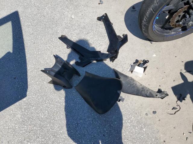 2017 KAWASAKI EX650 F JKAEXEK16HDA04883