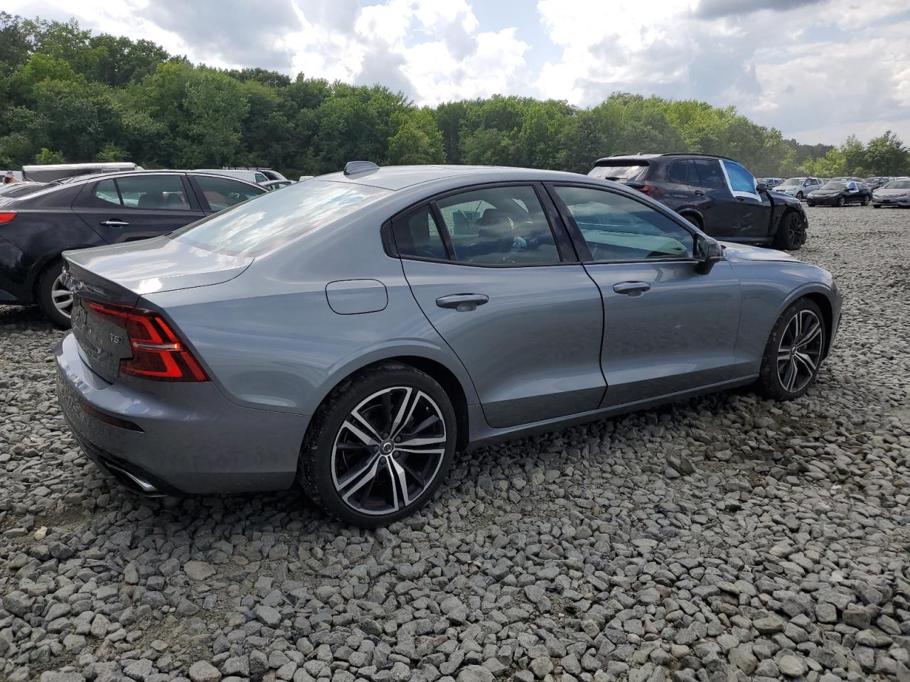 VOLVO S60 T5 R-DESIGN