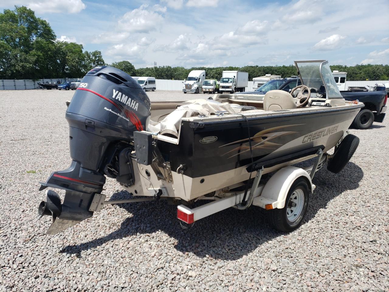 Lot #3191512016 2001 CRESTLINER BOAT