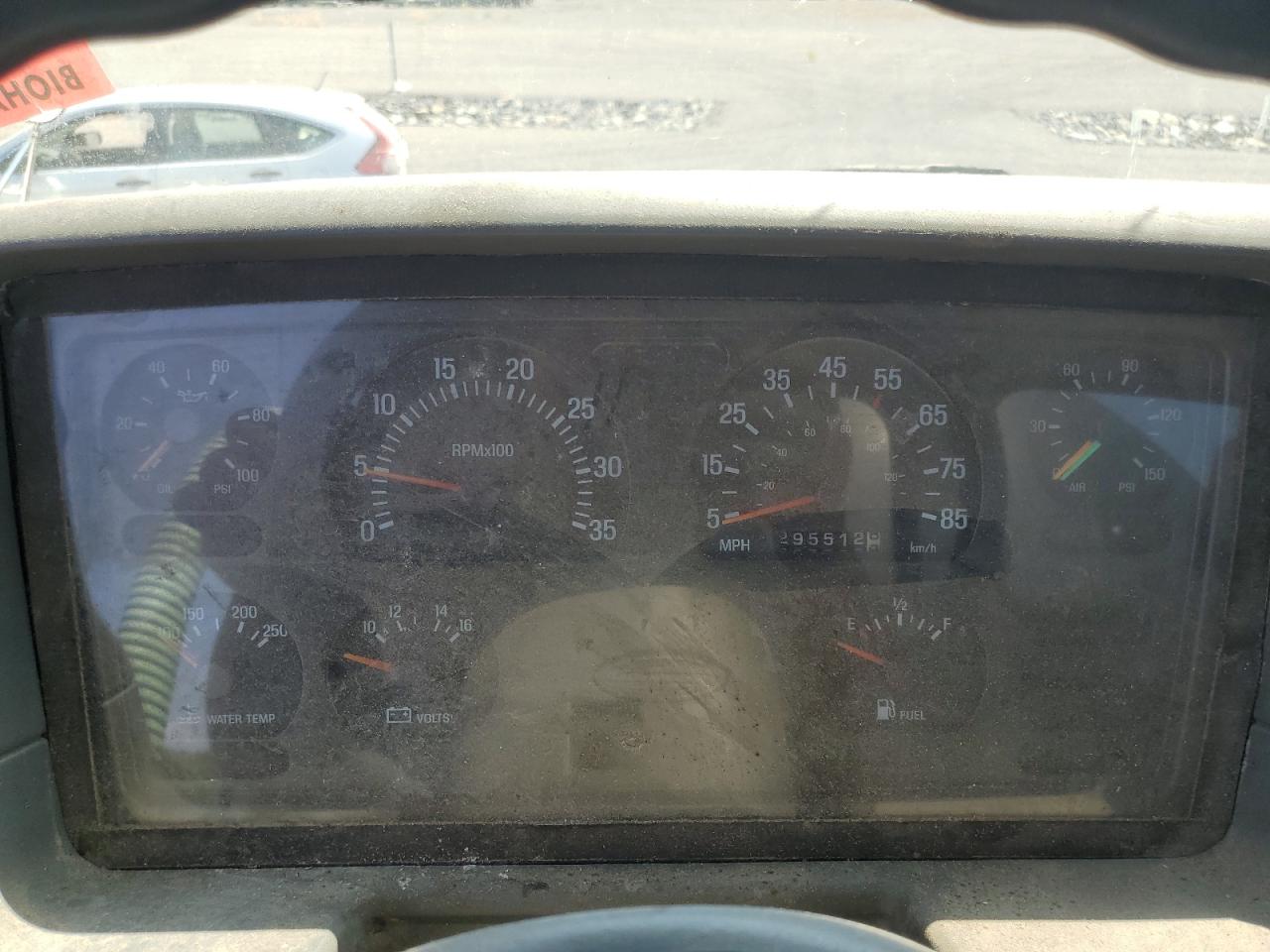 Lot #3240260873 2001 STERLING L7500