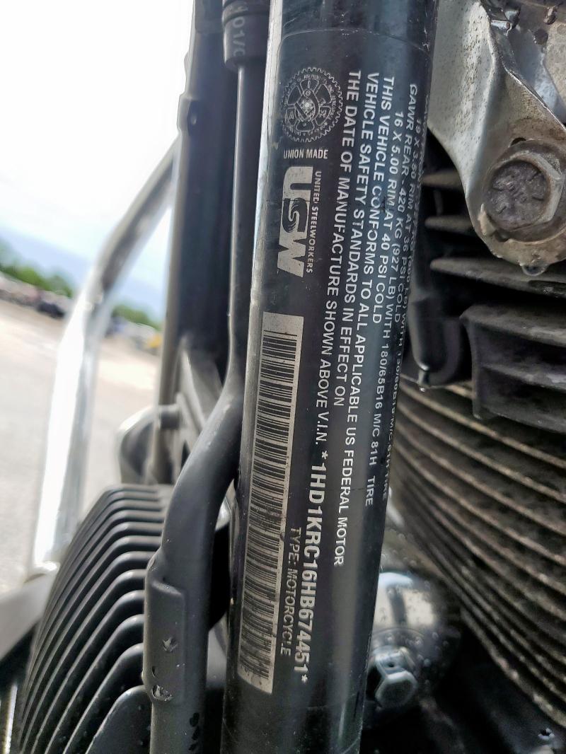 2017 HARLEY-DAVIDSON FLHXS STRE 1HD1KRC16HB674451