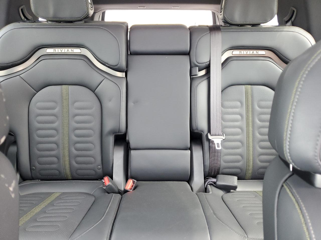 RIVIAN R1S ADVENTURE