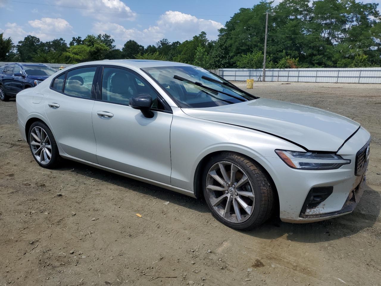 VOLVO S60 T5 MOMENTUM