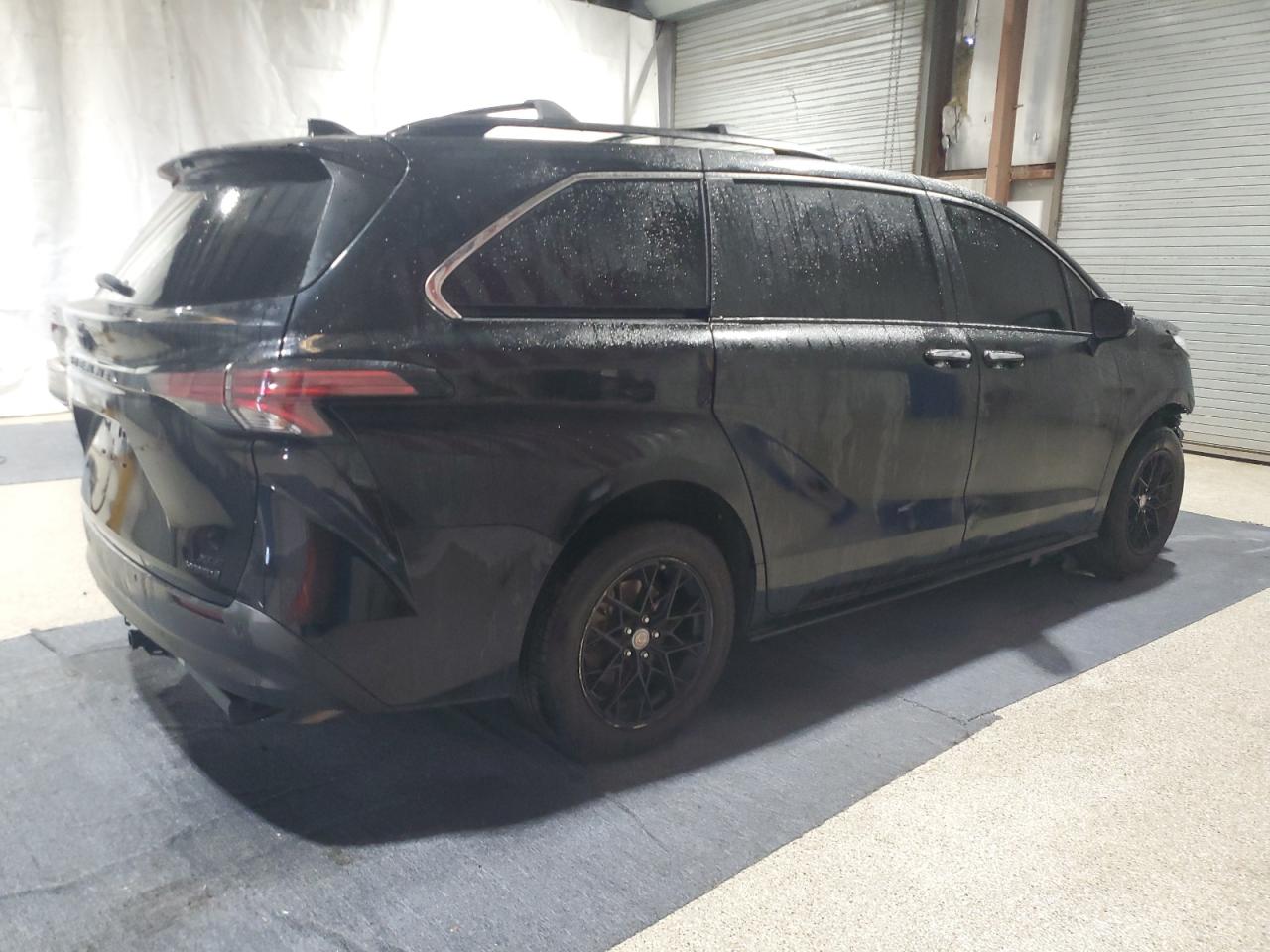 TOYOTA SIENNA XLE