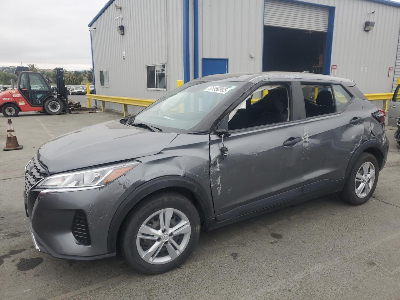 NISSAN KICKS S