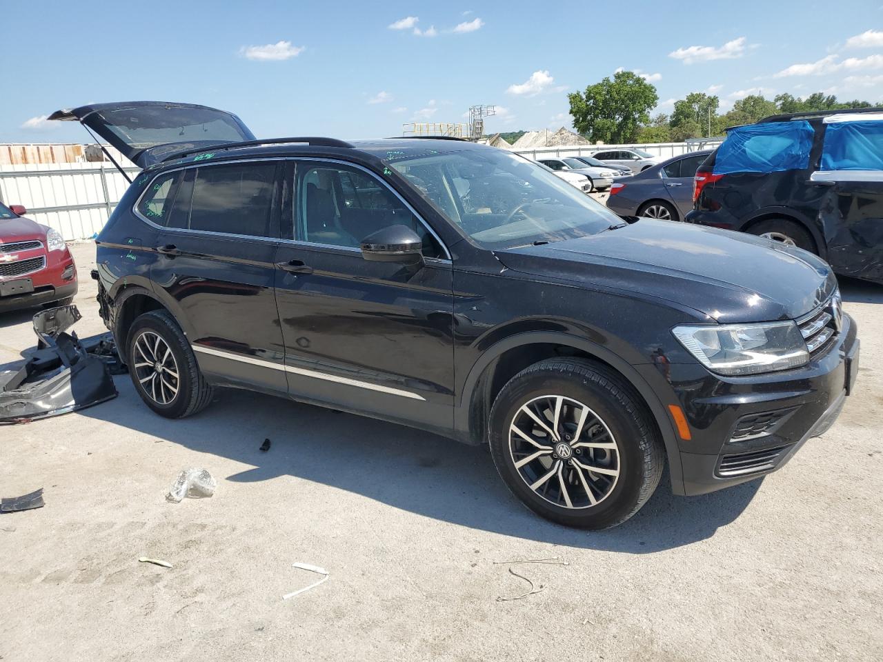 VOLKSWAGEN TIGUAN SE