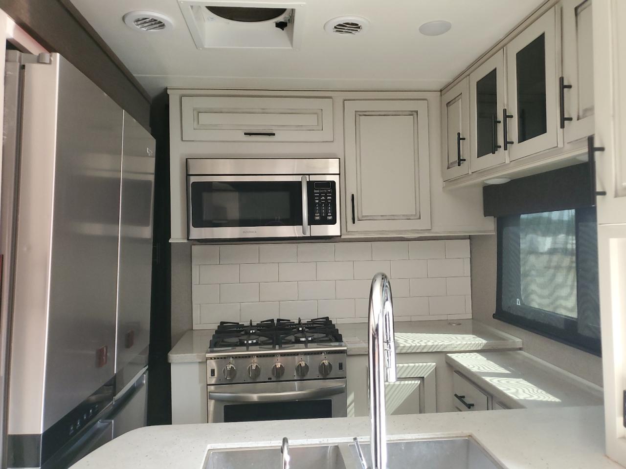 Lot #3240968190 2021 JAYCO SEISMIC