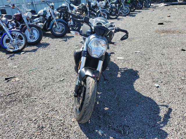 2015 DUCATI MONSTER 82 ZDM1RBTS4FB007389