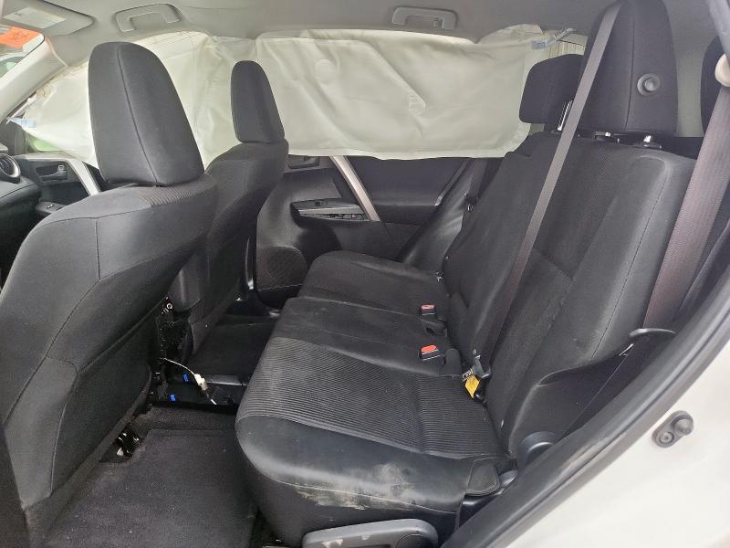 2018 TOYOTA RAV4 LE - JTMZFREV3JJ164160