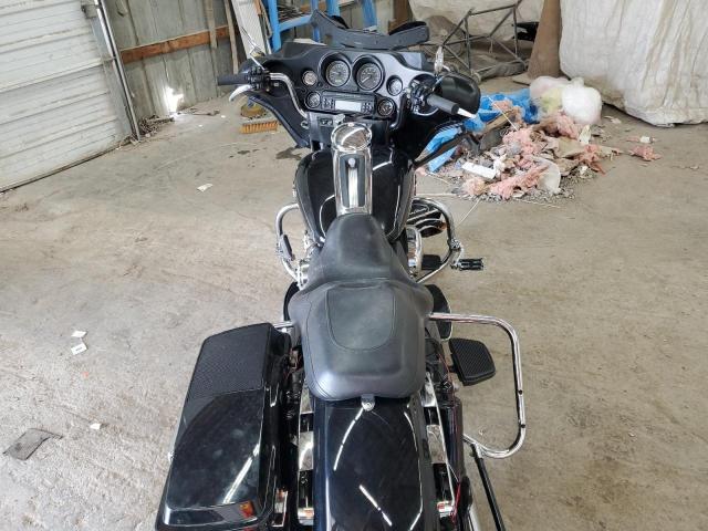2011 HARLEY-DAVIDSON FLHTCU 1HD1FC411BB633295